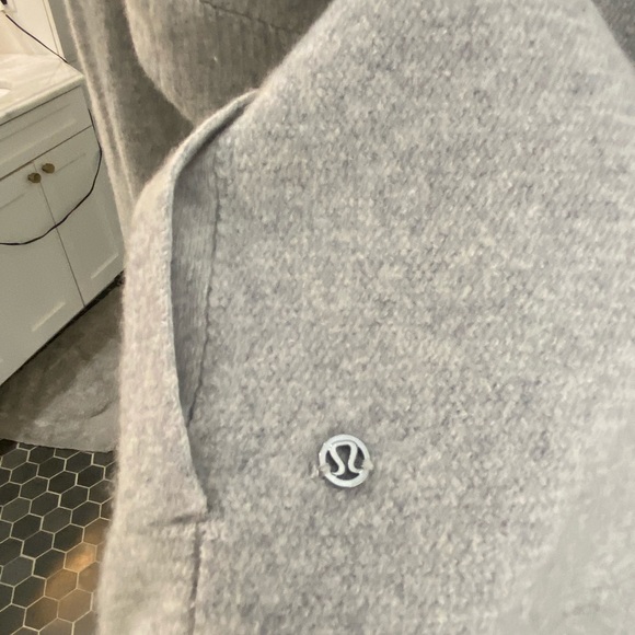 100% Cashmere Lululemon Cardigan - Picture 4 of 7